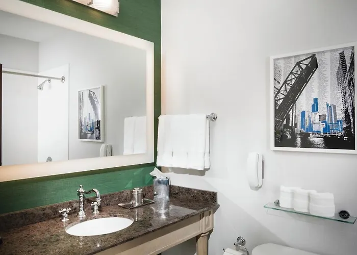Hotel Staypineapple, An Iconic Hotel, The Loop