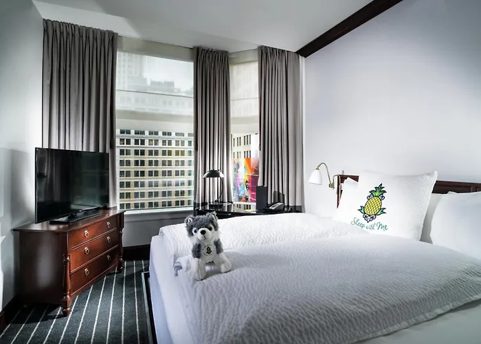 Staypineapple, An Iconic Hotel, The Loop Hotel 4*