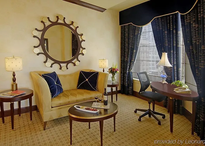 Hotel Staypineapple, An Iconic Hotel, The Loop