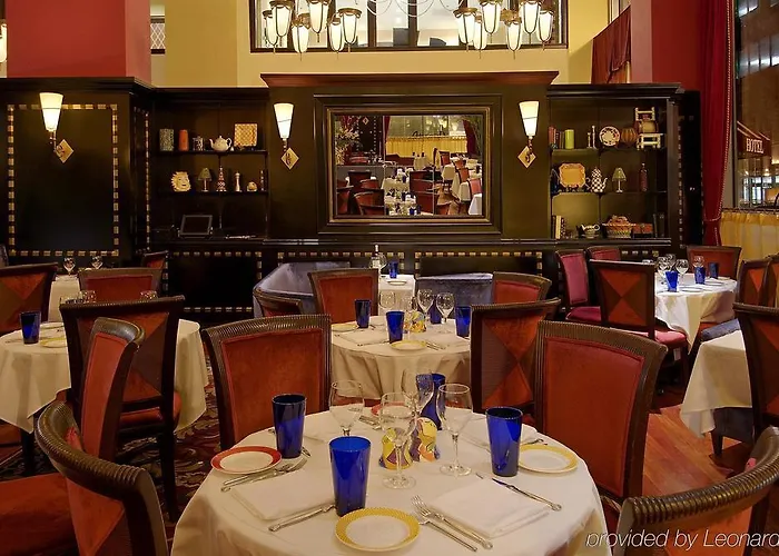Hotel Staypineapple, An Iconic Hotel, The Loop 4*
