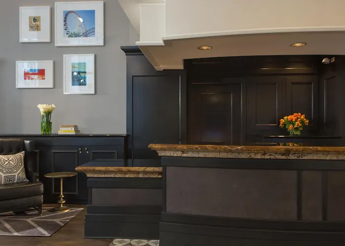 Staypineapple, An Iconic Hotel, The Loop 4*
