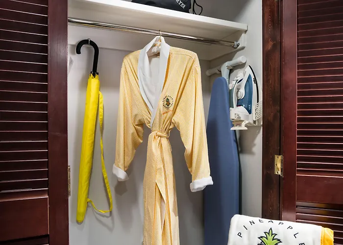 Staypineapple, An Iconic Hotel, The Loop 4* Chicago