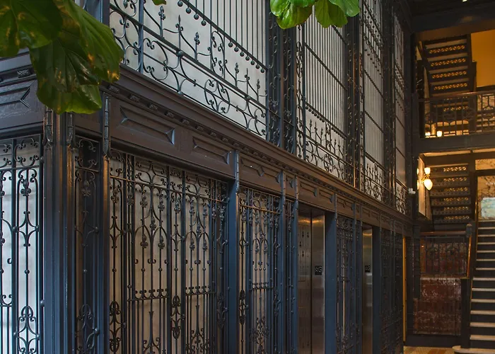 Staypineapple, An Iconic Hotel, The Loop Hotel 4*