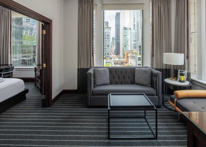 Staypineapple, An Iconic Hotel, The Loop 4*