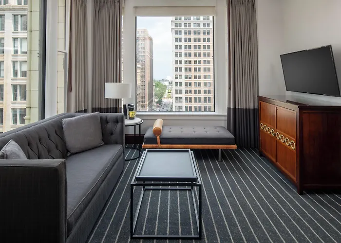 Staypineapple, An Iconic Hotel, The Loop 4*