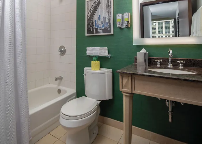Staypineapple, An Iconic Hotel, The Loop 4* Chicago