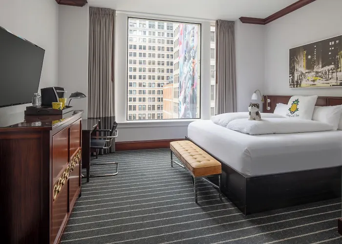 Hotel Staypineapple, An Iconic Hotel, The Loop