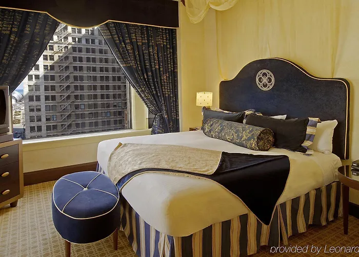 Staypineapple, An Iconic Hotel, The Loop 4* Chicago