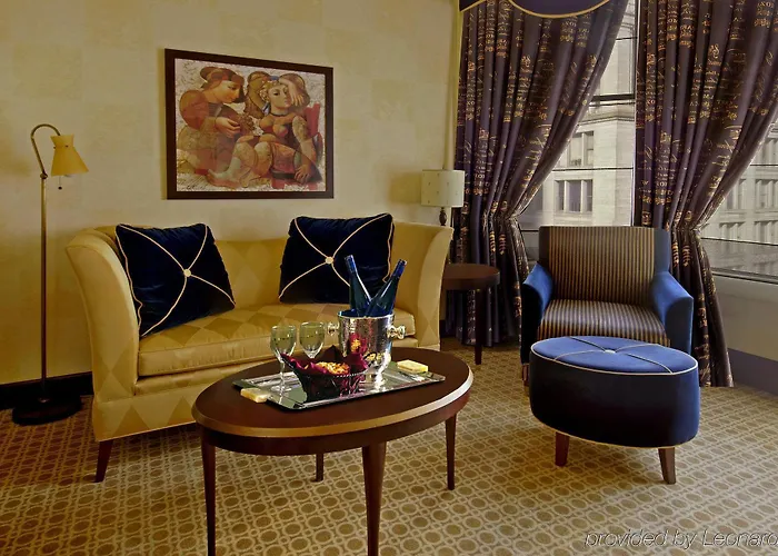 Staypineapple, An Iconic Hotel, The Loop Hotel Chicago