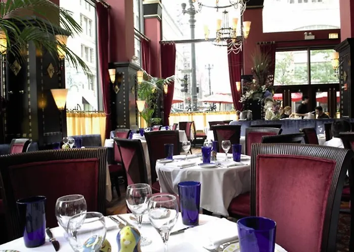 Hotel Staypineapple, An Iconic Hotel, The Loop 4*